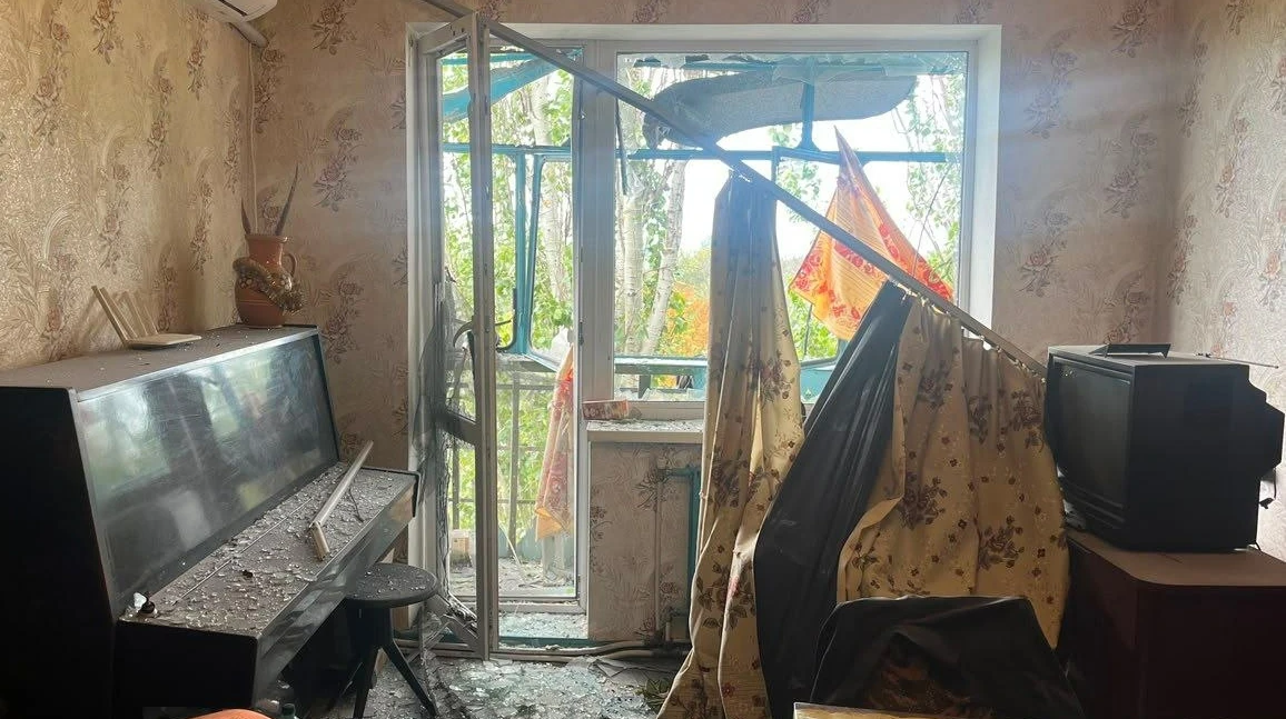 Пошкоджені кафе, багатоквартирний і приватний будинок внаслідок ударів РФ по Дніпропетровщині 21 липня