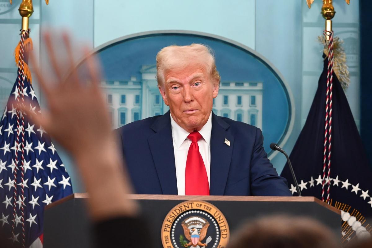 Трамп під час заходу в Білому домі коментує законопроєкт про санкції проти Росії