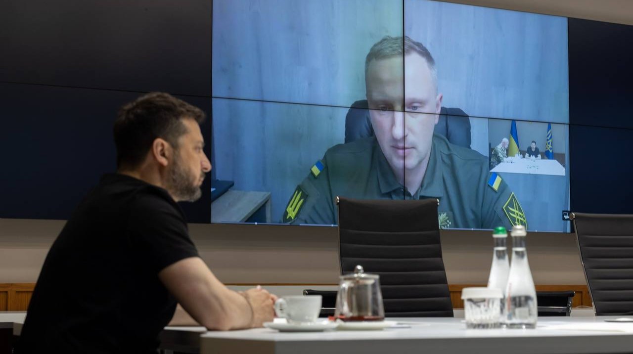 Президент Володимир Зеленський під час онлайн-зустрічі з командирами корпусів