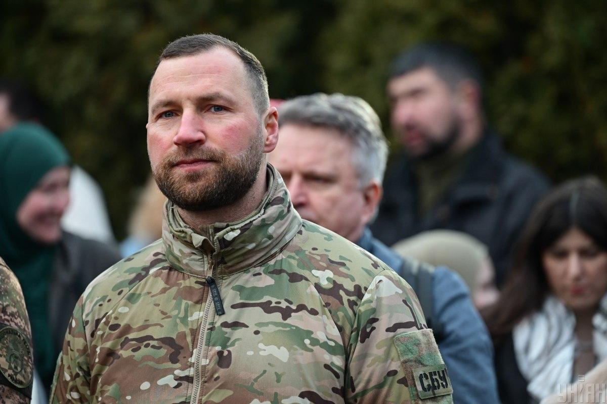 Євгеній Хмара, офіційний портрет