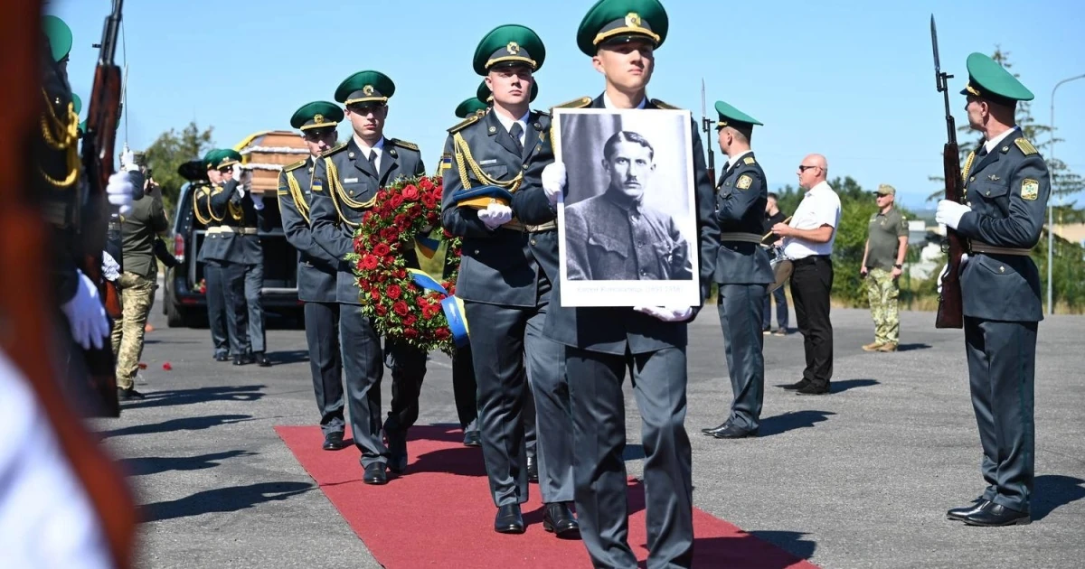 Праху Коновальця віддали державні почесті на КПП «Ужгород»: пояснення події