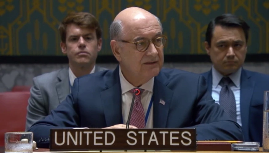 Заступник постійного представника США при ООН Ден Негреа під час засідання Ради Безпеки ООН