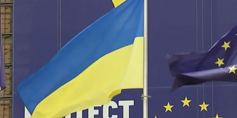Підняття українського прапора біля будівлі Європейської комісії у Брюсселі
