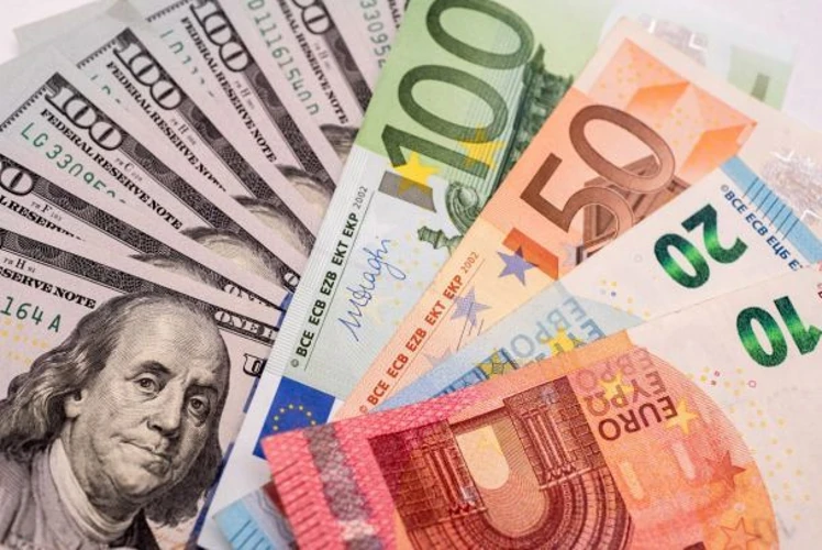 Курс долара в ПриватБанку 29 вересня: 45,15 грн за купівлею та динаміка євро